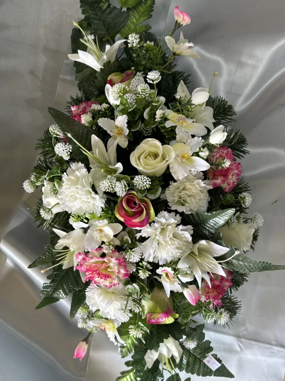 Ikebana zaťažená podlhovastá
