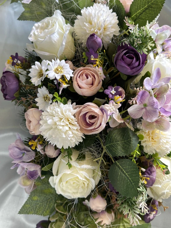Zaťažená ikebana podlhovastá