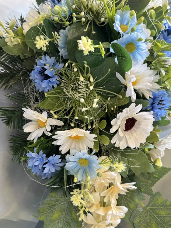 Zaťažená ikebana podlhovastá