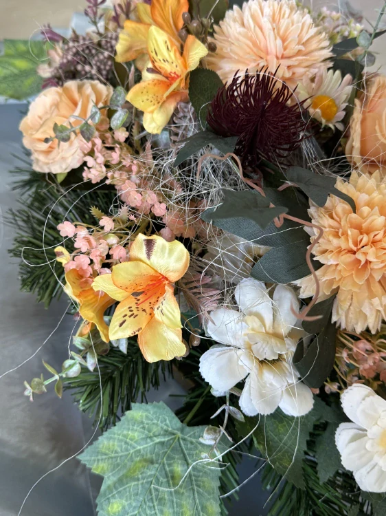 Ikebana zaťažená podlhovastá