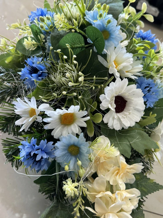 Zaťažená ikebana podlhovastá