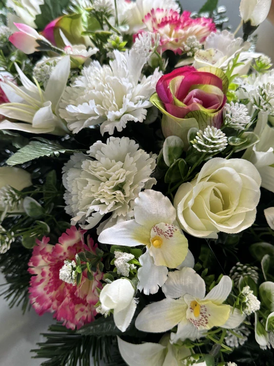 Ikebana zaťažená podlhovastá